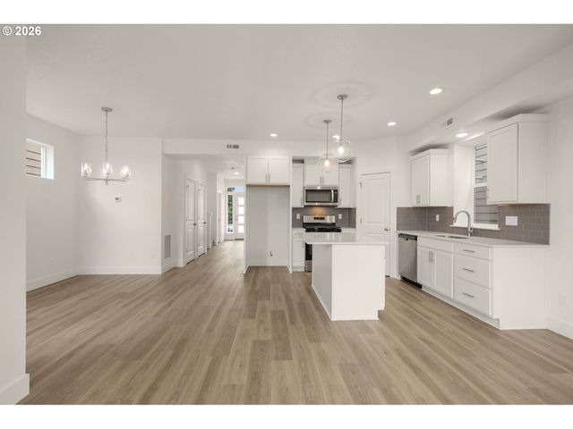 7335 Sw Leonard Pl L-4, Beaverton, OR 97007