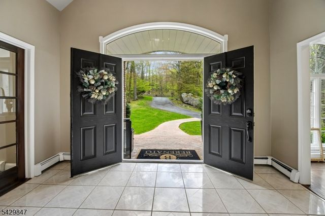 9 Natale Dr, Sparta Twp., NJ 07871