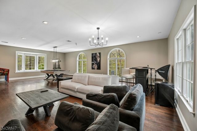 9 Natale Dr, Sparta Twp., NJ 07871