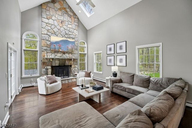 9 Natale Dr, Sparta Twp., NJ 07871