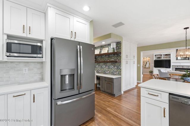 900 Woodland Heights Dr, Louisville, KY 40245