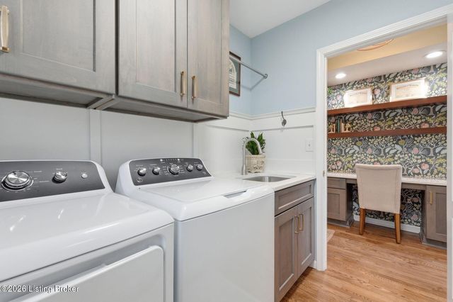 900 Woodland Heights Dr, Louisville, KY 40245