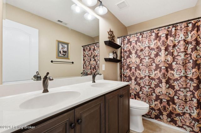 900 Woodland Heights Dr, Louisville, KY 40245
