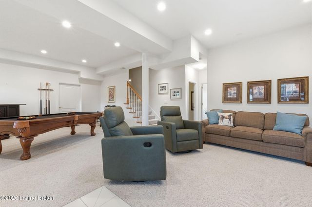 900 Woodland Heights Dr, Louisville, KY 40245