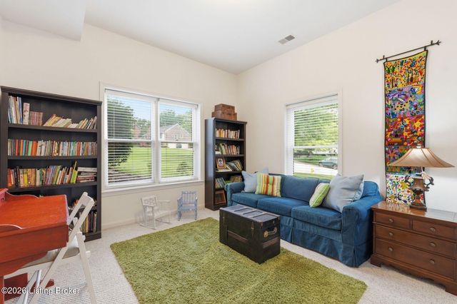 900 Woodland Heights Dr, Louisville, KY 40245