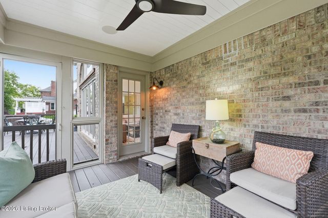 900 Woodland Heights Dr, Louisville, KY 40245