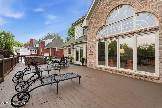 900 Woodland Heights Dr, Louisville, KY 40245