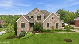 900 Woodland Heights Dr, Louisville, KY 40245