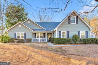 2340 Emerald Drive, Loganville, GA 30052