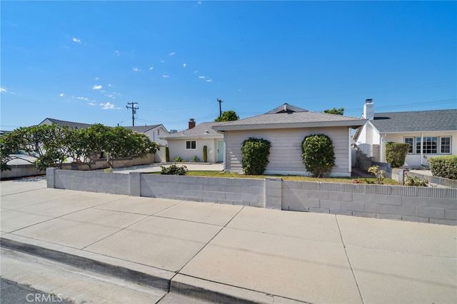 8181 Holland, Huntington Beach, CA 92647