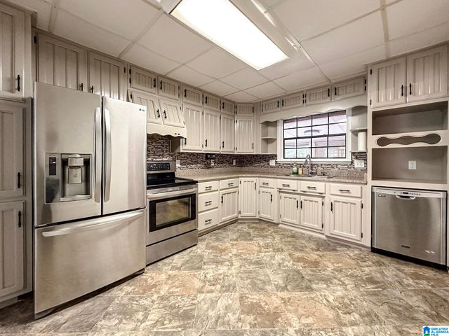 128 CARLA AVENUE, Trussville, AL 35173