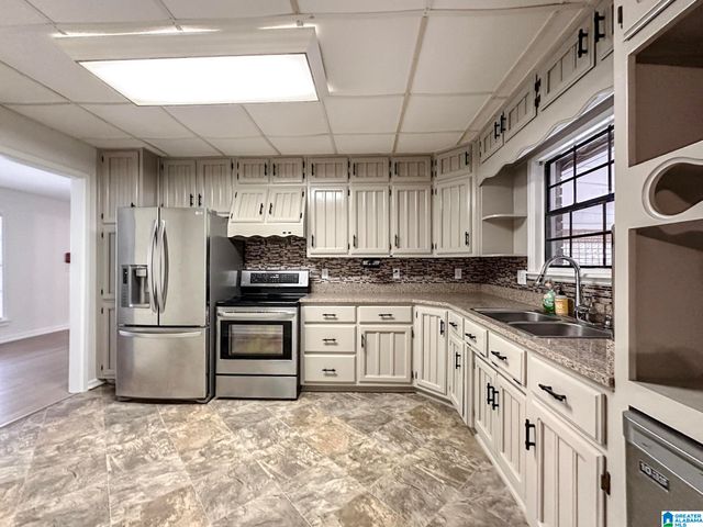 128 CARLA AVENUE, Trussville, AL 35173