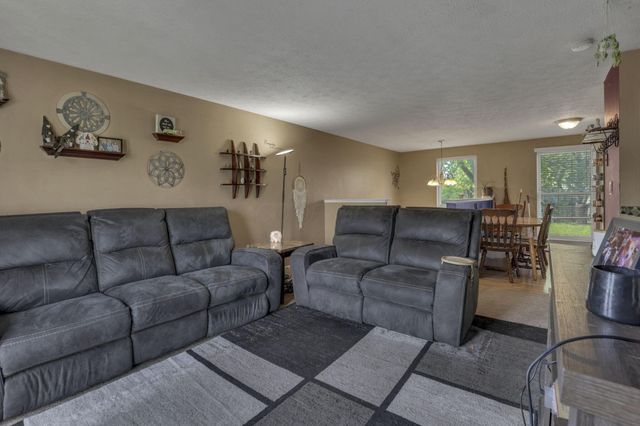 2654 Stonington Avenue, Grove City, OH 43123