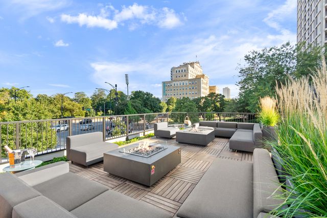 2020 N LINCOLN PARK WEST 9J, Chicago, IL 60614
