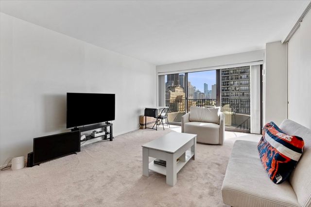 2020 N LINCOLN PARK WEST 9J, Chicago, IL 60614