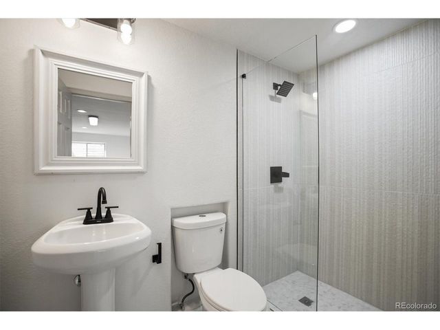 8506 Union Cir, Arvada, CO 80005