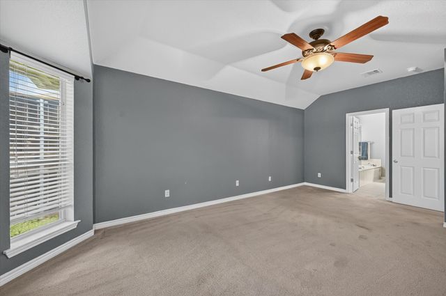 930 Royal Oak Ln, Burleson, TX 76028