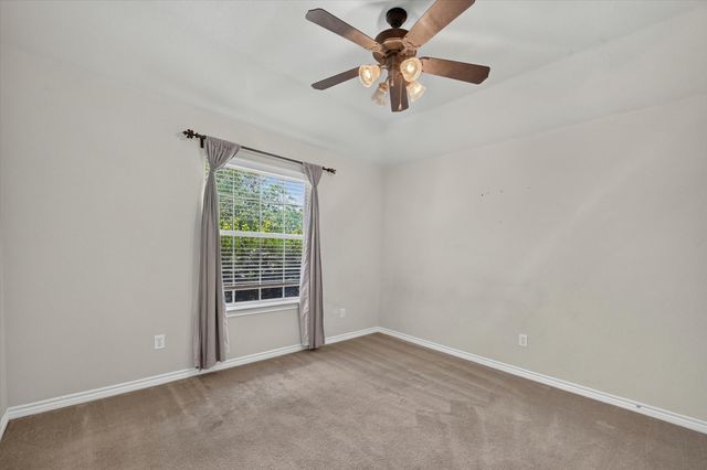 930 Royal Oak Ln, Burleson, TX 76028