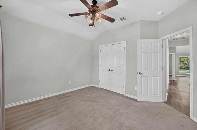 930 Royal Oak Ln, Burleson, TX 76028