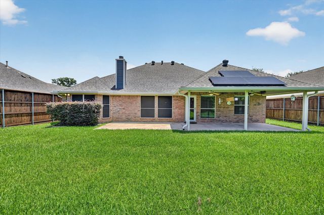 930 Royal Oak Ln, Burleson, TX 76028