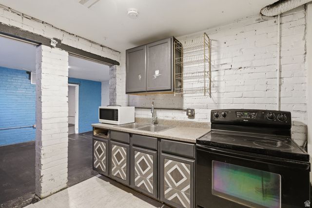 869 W CENTER ST, Provo, UT 84601
