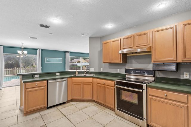 11913 MANGO GROVES BOULEVARD, Seffner, FL 33584