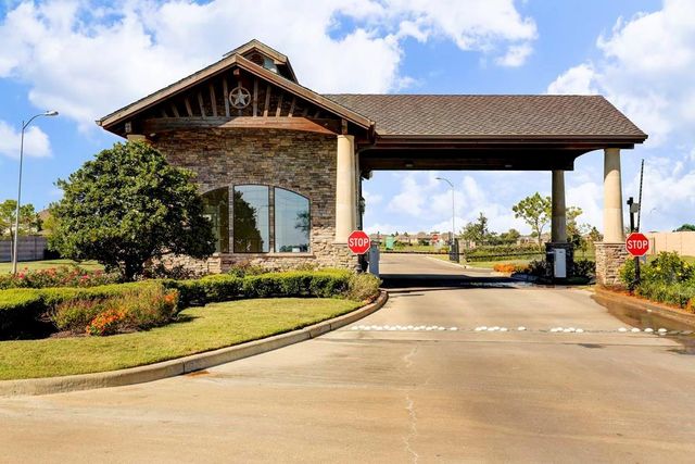 9903 Onyx Trail Drive, Rosharon, TX 77583