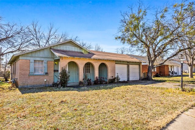 724 E Mustang Street, Crowley, TX 76036