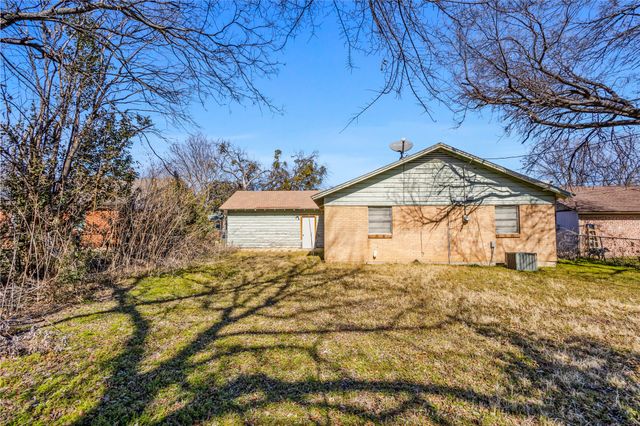 724 E Mustang Street, Crowley, TX 76036