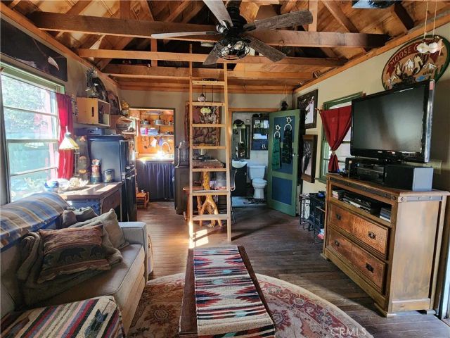 372 Cedarbrook Drive, Twin Peaks, CA 92391