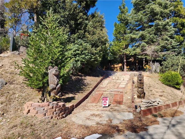 372 Cedarbrook Drive, Twin Peaks, CA 92391