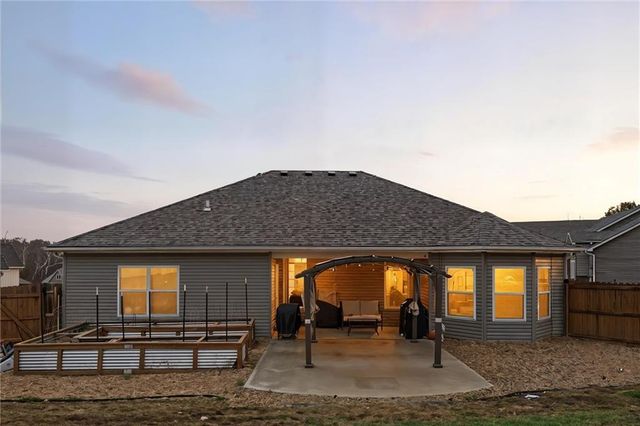 484 Olive Court, Warrensburg, MO 64093