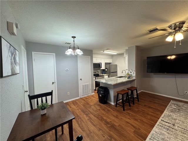 1305 West Villa Maria Road E104, Bryan, TX 77801