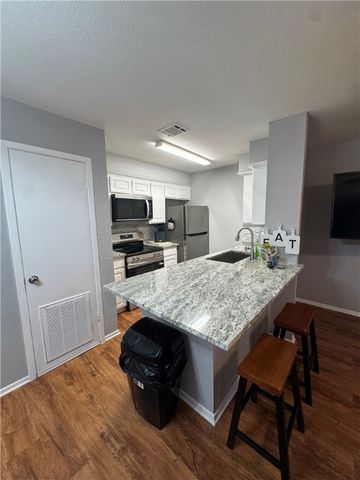 1305 West Villa Maria Road E104, Bryan, TX 77801