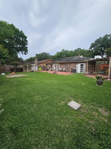 2203 Mustang Springs Drive, Missouri City, TX 77459