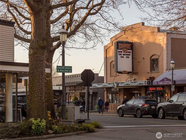 22432 98th Avenue W, Edmonds, WA 98020