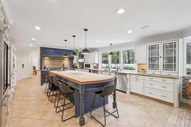 8 Tor Terrace, New City, NY 10956