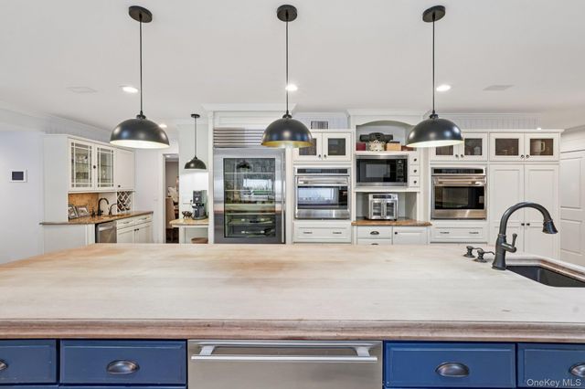 8 Tor Terrace, New City, NY 10956