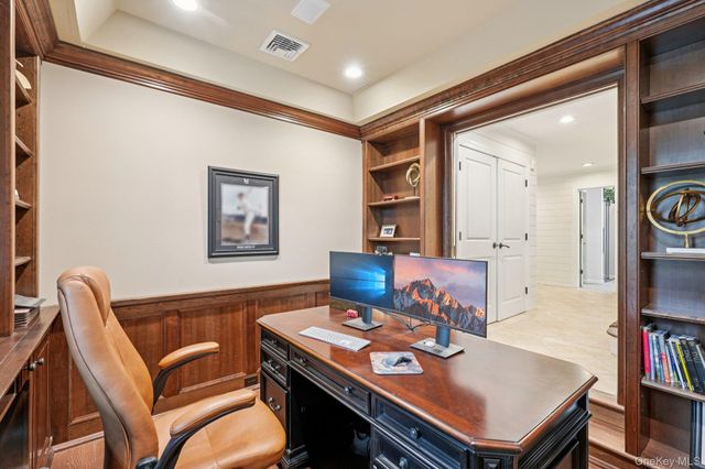 8 Tor Terrace, New City, NY 10956