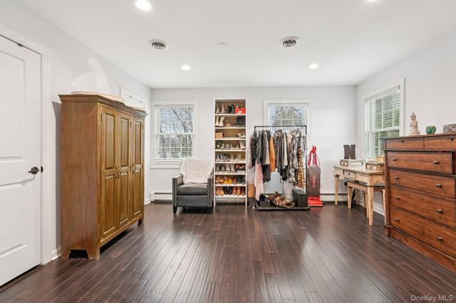 8 Tor Terrace, New City, NY 10956