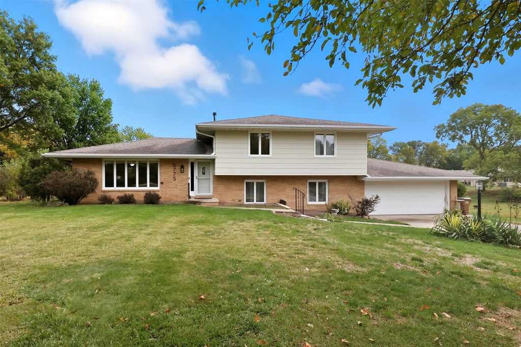 6775 NW Trail Ridge Drive, Johnston, IA 50131