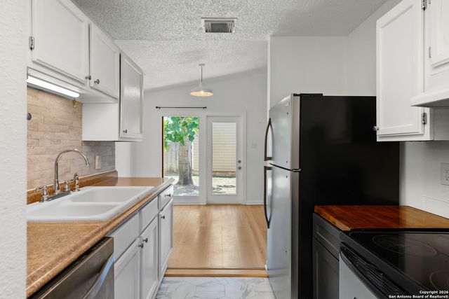 6248 Valley Queen, San Antonio, TX 78250