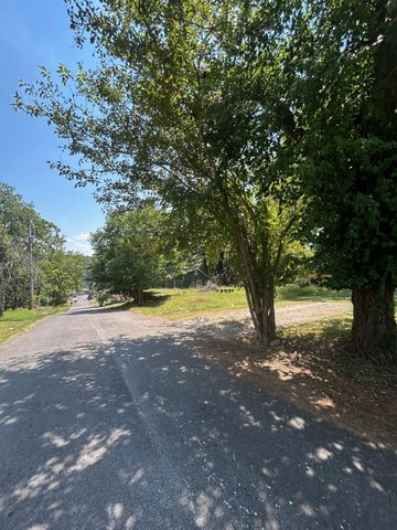 000 Recreation Avenue, Rockaway Beach, MO 65740