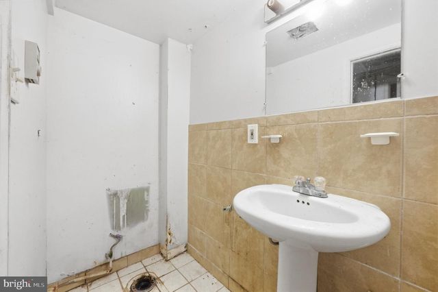 3820 10TH ST NW, Washington, DC 20011