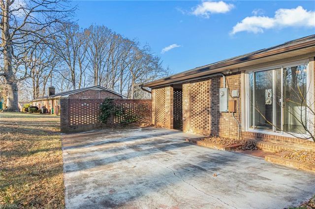 1029 Foxfire Road, Kernersville, NC 27284