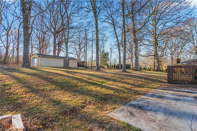 1029 Foxfire Road, Kernersville, NC 27284