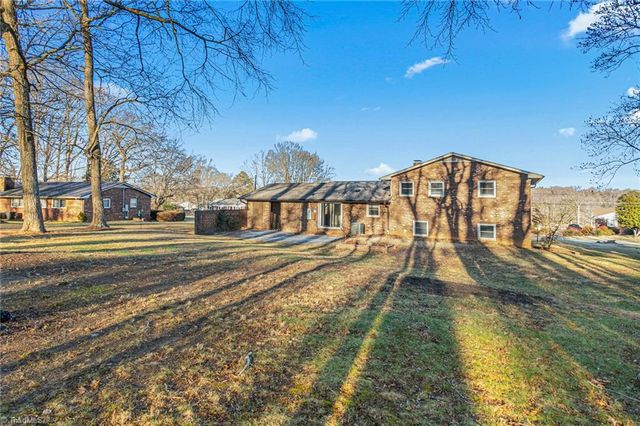 1029 Foxfire Road, Kernersville, NC 27284