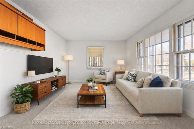 1029 Foxfire Road, Kernersville, NC 27284