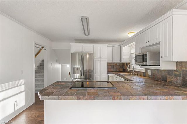 1029 Foxfire Road, Kernersville, NC 27284