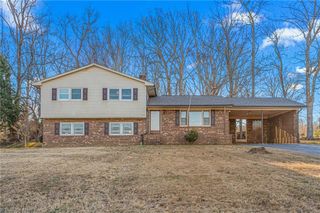 1029 Foxfire Road, Kernersville, NC 27284